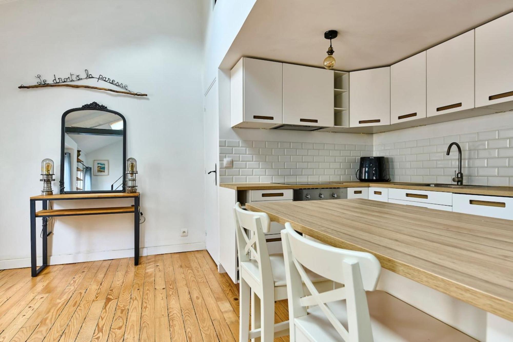 Bastille Avec Mezzanine Par Meyagency Holiday home Paris